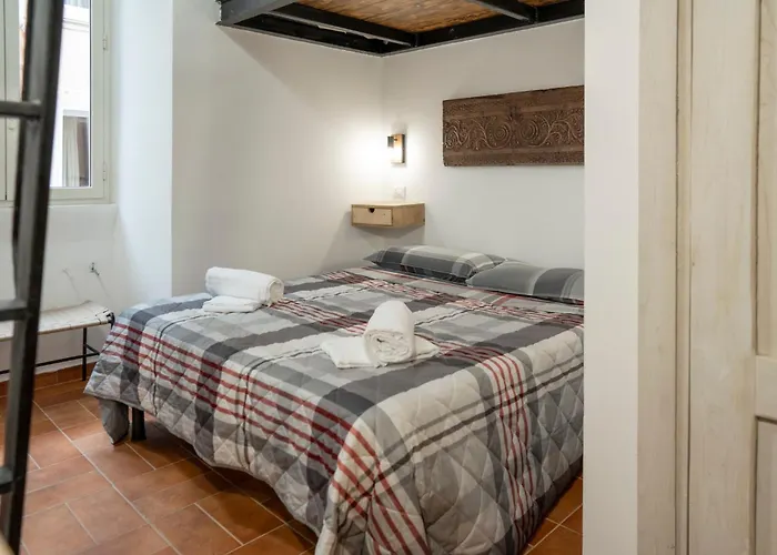 Home Domus Capocci - Rione Monti